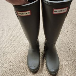 Hunter tall rain boots, olive green, size 9